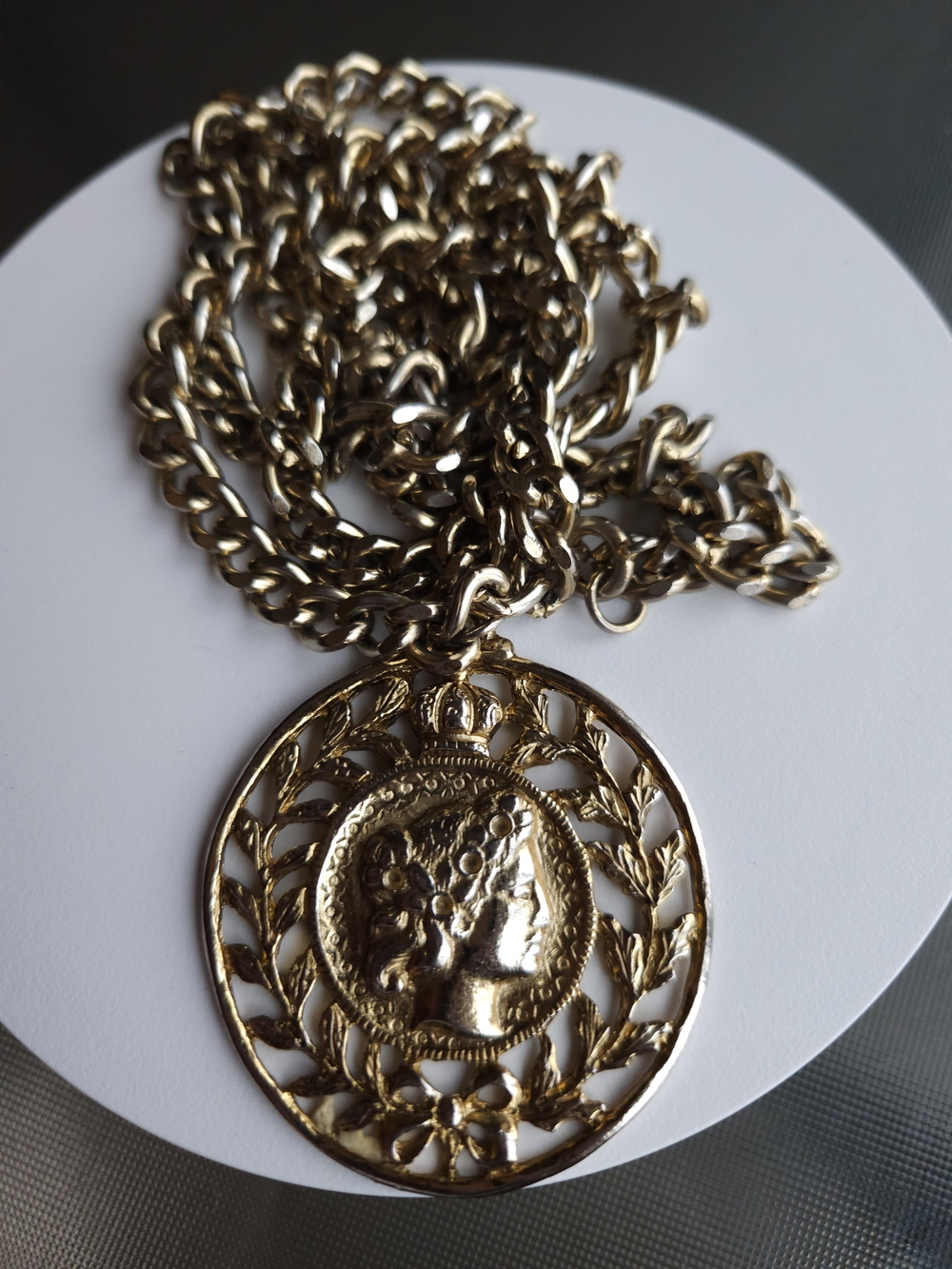 Vintage Cameo-Style Portrait Pendant Necklace | Ornate Floral Wreath Design | Cl